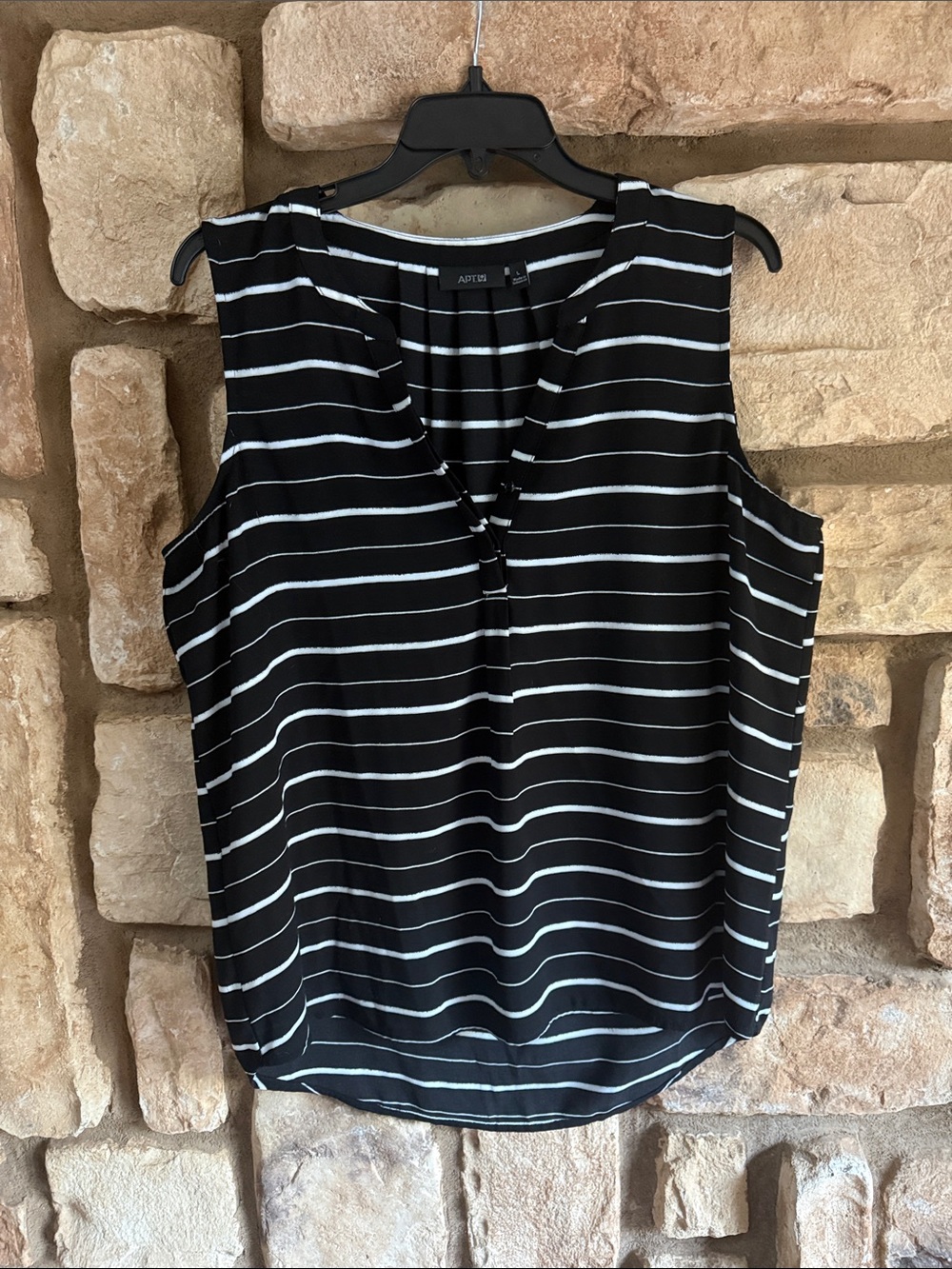 Apt. 9 Black & White Striped Sleeveless V-Neck Tank size L